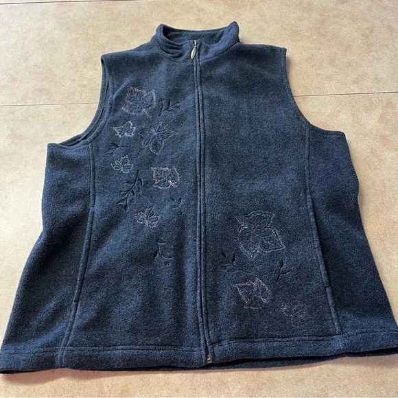 Northern Reflections Dark Blue Embroidered Fleece Vest - Picture 3 of 12